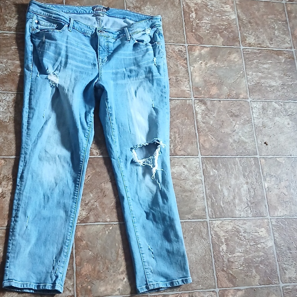 Torrid Vintage Stretch Light Blue Distressed Boyfriend Jeans ripped Size 18R